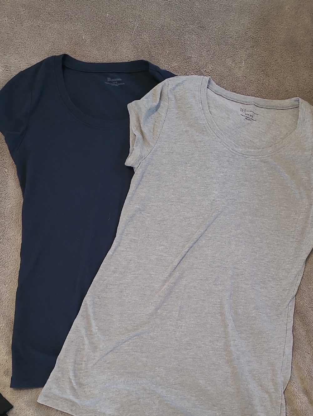 No Boundaries Heather Gray Scoop Neck Tee